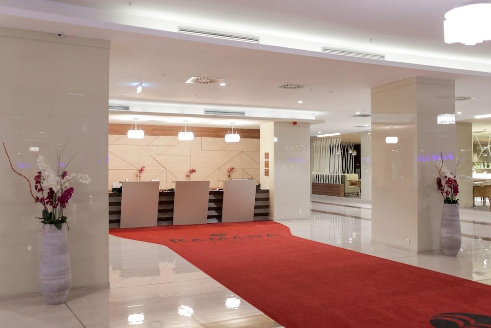 Ramada Plaza